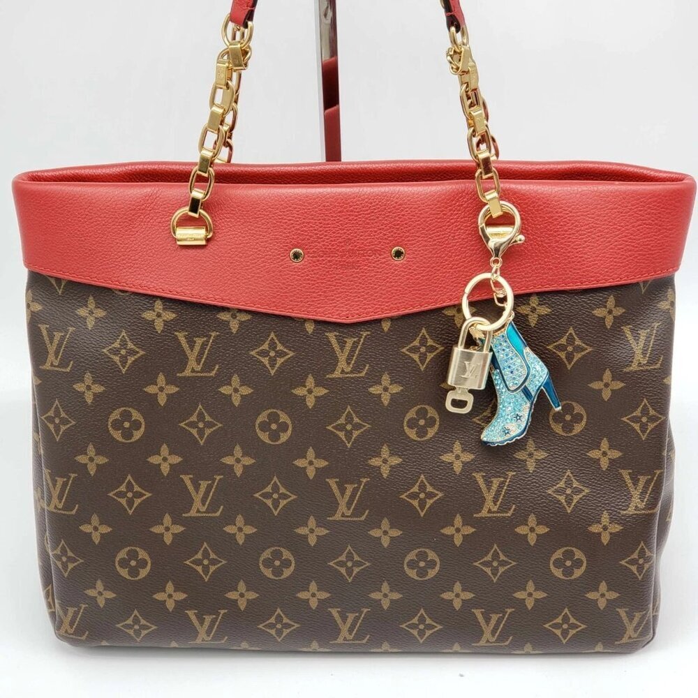 Louis Vuitton Gold Lock 🔑 Authentic LV Padlock + Unbranded Shoe Bag Charm - Picture 3 of 10